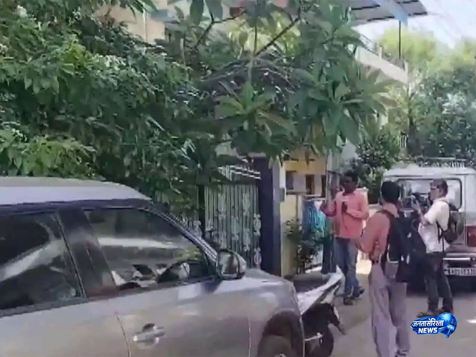 Karnataka लोकायुक्त ने आय से अधिक संपत्ति के मामले में पूरे राज्य में एक साथ छापेमारी की Karnataka लोकायुक्त ने आय से अधिक संपत्ति के मामले में पूरे राज्य में एक साथ छापेमारी की