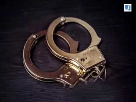 पुलिस की बड़ी कार्रवाई: पाकिस्तान समर्थित आतंकी-आपराधिक नेटवर्क का भंडाफोड़, 7 गिरफ्तार पुलिस की बड़ी कार्रवाई: पाकिस्तान समर्थित आतंकी-आपराधिक नेटवर्क का भंडाफोड़, 7 गिरफ्तार