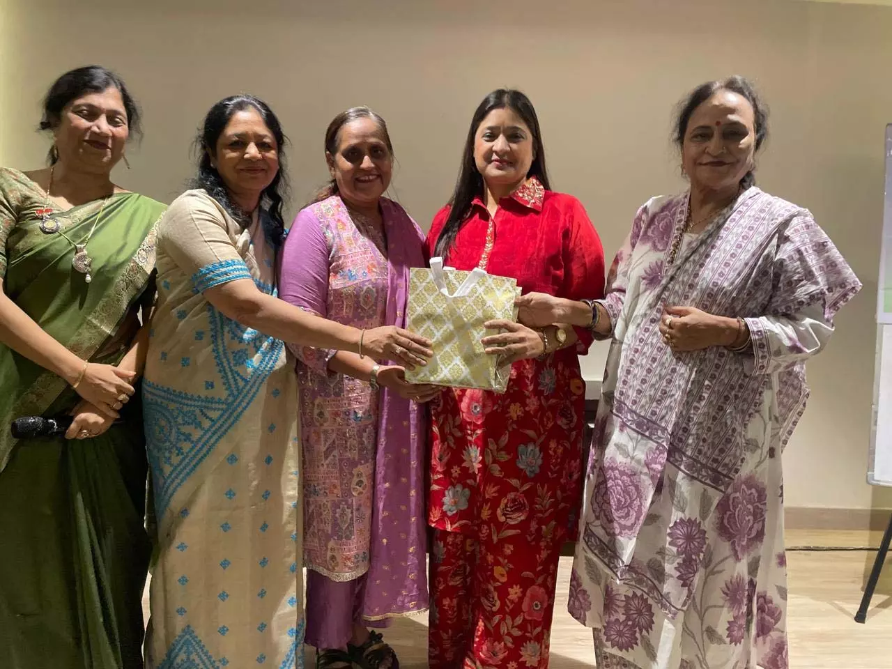 वन बंधु परिषद महिला समिति की वार्षिक बैठक संपन्न वन बंधु परिषद महिला समिति की वार्षिक बैठक संपन्न