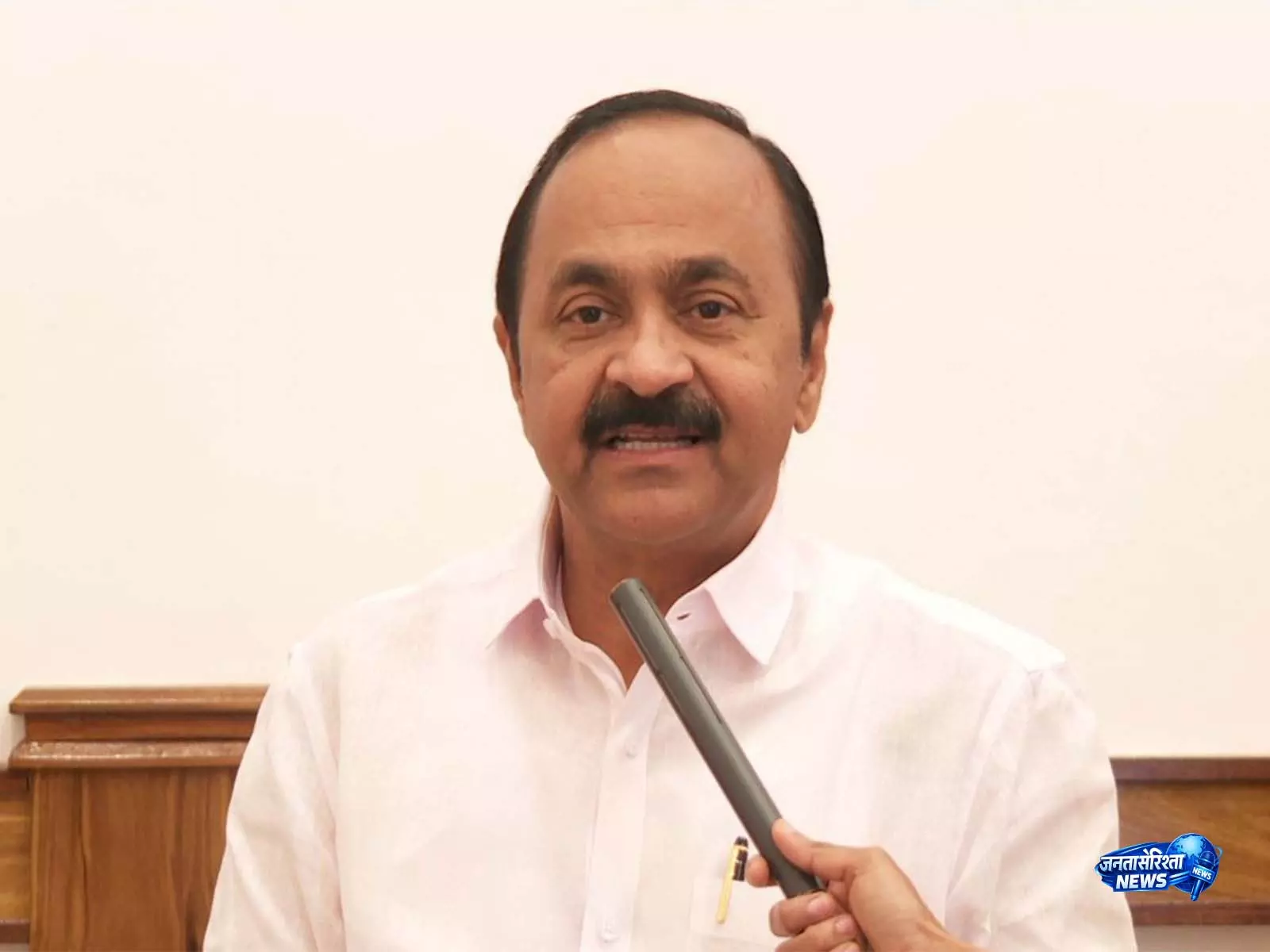 केरल में Census 2027 की सेल्फ-एन्यूमरेशन प्रक्रिया शुरू, CM और राज्यपाल ने किया पूरा केरल में Census 2027 की सेल्फ-एन्यूमरेशन प्रक्रिया शुरू, CM और राज्यपाल ने किया पूरा