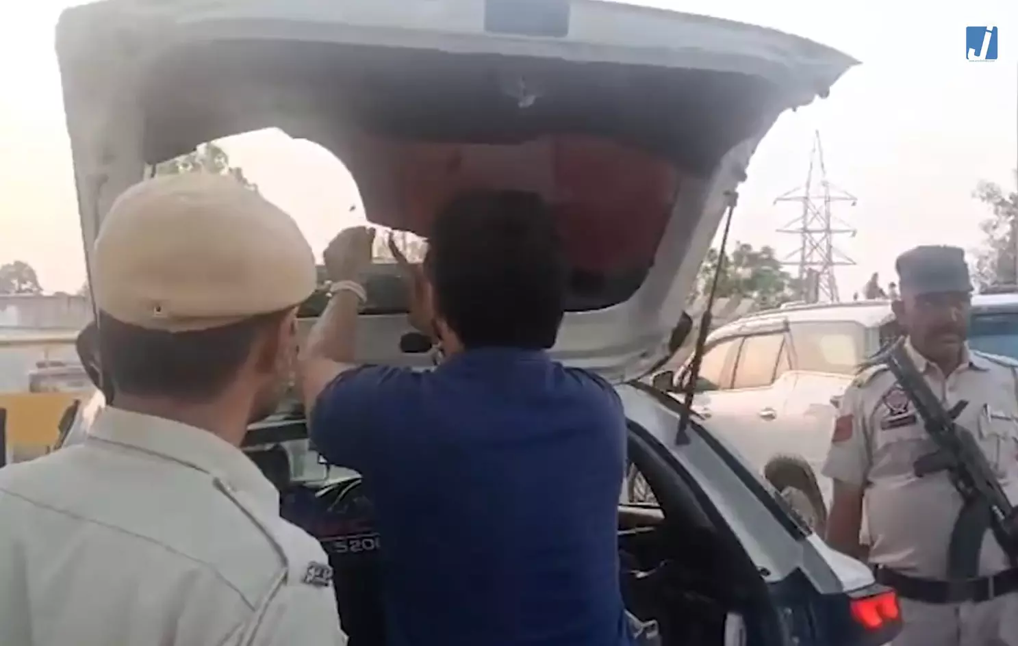 अमरनाथ यात्रा से पहले पंजाब में हाई अलर्ट, 50 से ज्यादा रेड-अलर्ट नाके स्थापित अमरनाथ यात्रा से पहले पंजाब में हाई अलर्ट, 50 से ज्यादा रेड-अलर्ट नाके स्थापित
