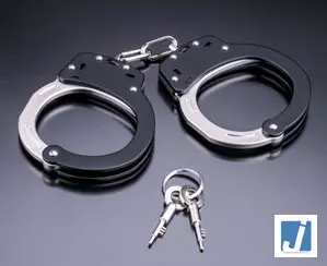 इंदौर में मंदिर के 70 वर्षीय ट्रस्टी की हत्या के आरोप में चौकीदार गिरफ्तार इंदौर में मंदिर के 70 वर्षीय ट्रस्टी की हत्या के आरोप में चौकीदार गिरफ्तार
