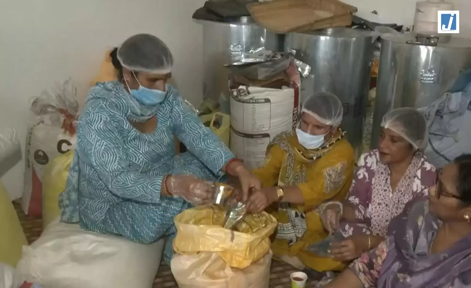 जम्मू में महिलाओं ने लिखी सफलता की नई कहानी जम्मू में महिलाओं ने लिखी सफलता की नई कहानी