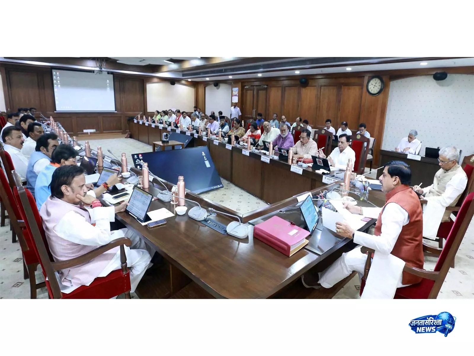 Madhya Pradesh कैबिनेट ने 24,200 करोड़ रुपये के विकास प्रस्तावों को दी मंजूरी Madhya Pradesh कैबिनेट ने 24,200 करोड़ रुपये के विकास प्रस्तावों को दी मंजूरी