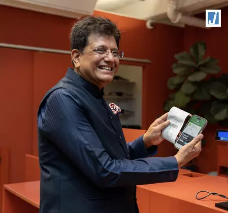 पीयूष गोयल ने फ्रांस में किया यूपीआई लॉन्च, भारतीय पर्यटकों के लिए डिजिटल भुगतान हुआ आसान पीयूष गोयल ने फ्रांस में किया यूपीआई लॉन्च, भारतीय पर्यटकों के लिए डिजिटल भुगतान हुआ आसान