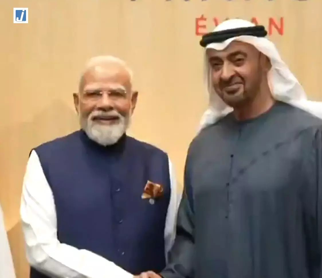G7 समिट में पीएम मोदी और UAE राष्ट्रपति शेख मोहम्मद बिन जायद की द्विपक्षीय बैठक G7 समिट में पीएम मोदी और UAE राष्ट्रपति शेख मोहम्मद बिन जायद की द्विपक्षीय बैठक