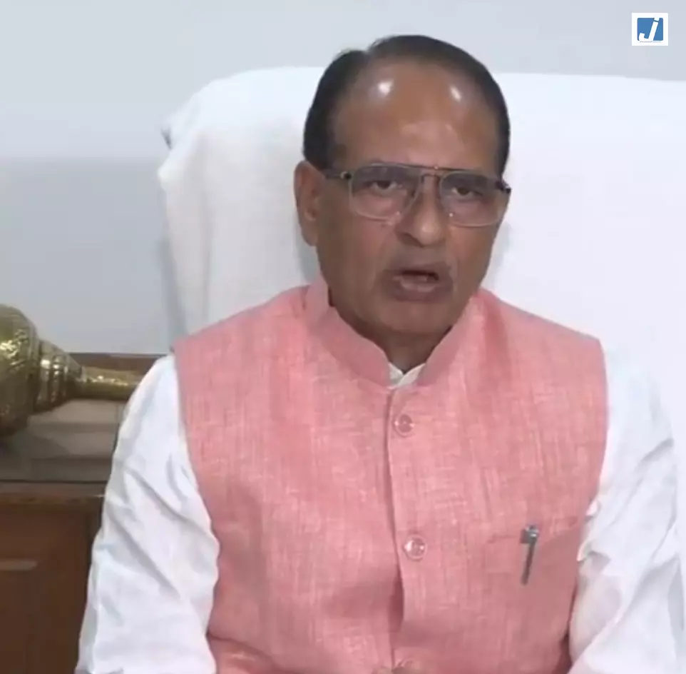 पराली प्रबंधन को लेकर केंद्र सरकार की बड़ी समीक्षा बैठक, नई रणनीति पर जोर पराली प्रबंधन को लेकर केंद्र सरकार की बड़ी समीक्षा बैठक, नई रणनीति पर जोर