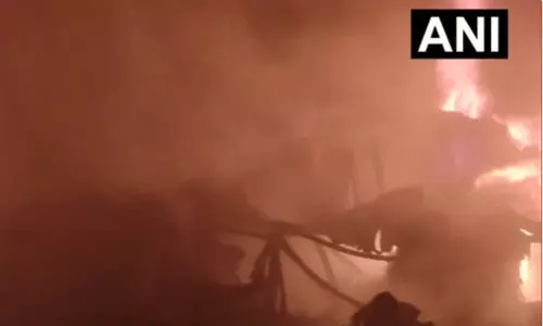 पाइप फैक्ट्री में लगी भीषण आग, Video