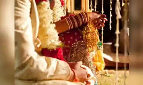 19 साल के युवक की शादी प्रशासन ने रुकवाई, बंट गए थे शादी कार्ड 19 साल के युवक की शादी प्रशासन ने रुकवाई, बंट गए थे शादी कार्ड