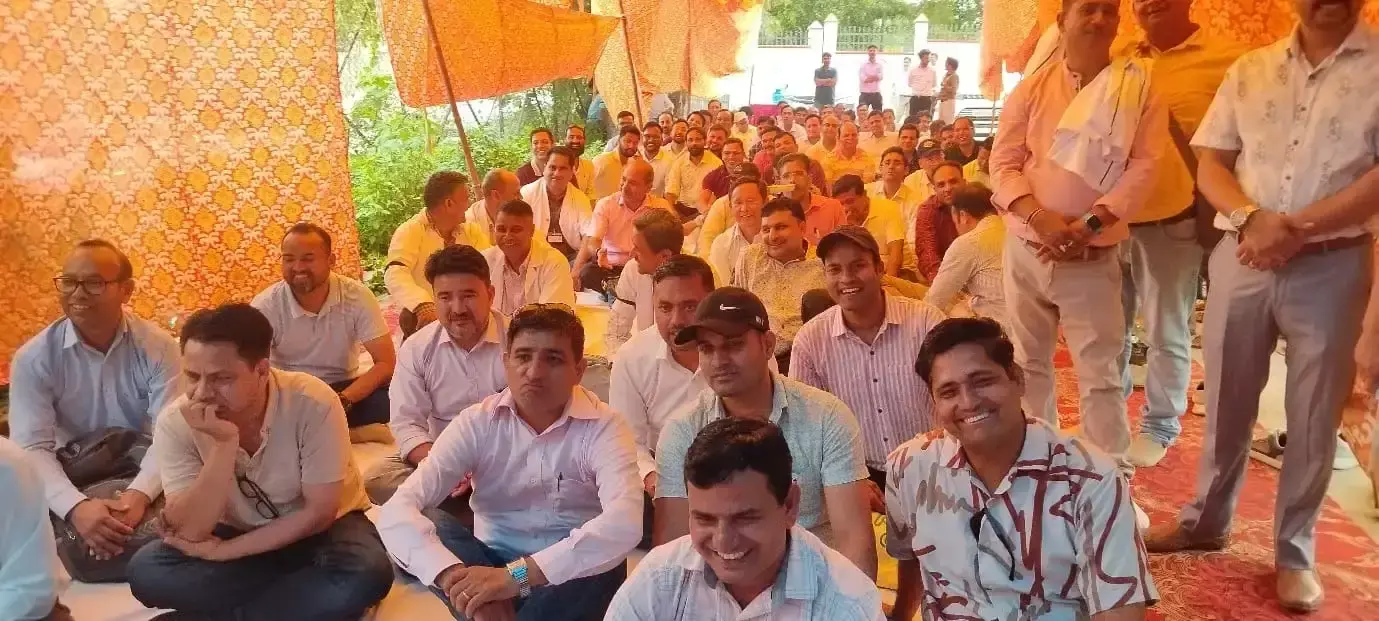 Dehradun: मांगों को लेकर आयुर्वेदिक डॉक्टरों ने शुरू किया अनिश्चितकालीन बहिष्कार