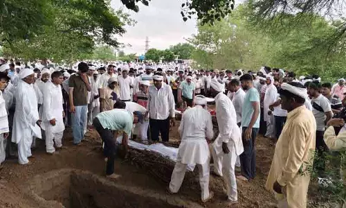 राजस्थान हादसे में Fatehabad परिवार के 3 का अंतिम संस्कार राजस्थान हादसे में Fatehabad परिवार के 3 का अंतिम संस्कार