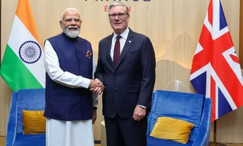 जी-7 सम‍िट में पीएम मोदी-स्टार्मर की मुलाकात, व्यापार से एआई तक कई मुद्दों पर हुई चर्चा