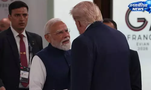 G7 लंच से पहले ट्रंप-मोदी की द्विपक्षीय बैठक, आर्थिक सहयोग और AI पर होगी चर्चा G7 लंच से पहले ट्रंप-मोदी की द्विपक्षीय बैठक, आर्थिक सहयोग और AI पर होगी चर्चा