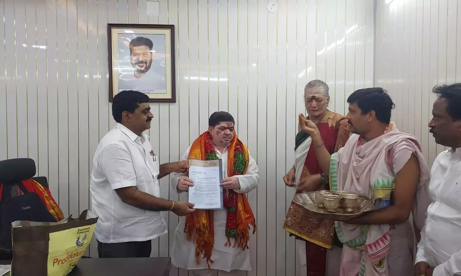 Telangana: उज्जयिनी मंदिर के कार्यक्रम का अनावरण होते ही बोनालु चर्चा शुरू हो गई