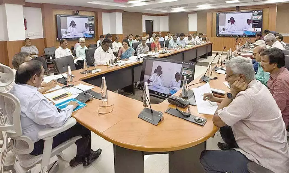 APTransco दिसंबर तक 3,507 करोड़ रुपये की लागत वाले 24 प्रोजेक्ट शुरू करेगा APTransco दिसंबर तक 3,507 करोड़ रुपये की लागत वाले 24 प्रोजेक्ट शुरू करेगा