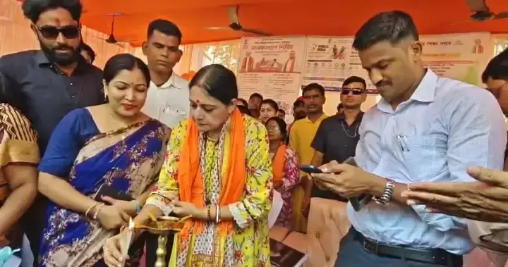 West Burdwan: सरकारी योजनाओं का लाभ आमजन तक पहुंचाने के लिए विशेष शिविर West Burdwan: सरकारी योजनाओं का लाभ आमजन तक पहुंचाने के लिए विशेष शिविर