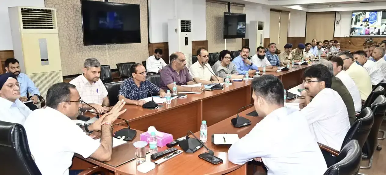 Jammu: मेला यात्रा के सफल आयोजन को लेकर समीक्षा बैठक आयोजित Jammu: मेला यात्रा के सफल आयोजन को लेकर समीक्षा बैठक आयोजित