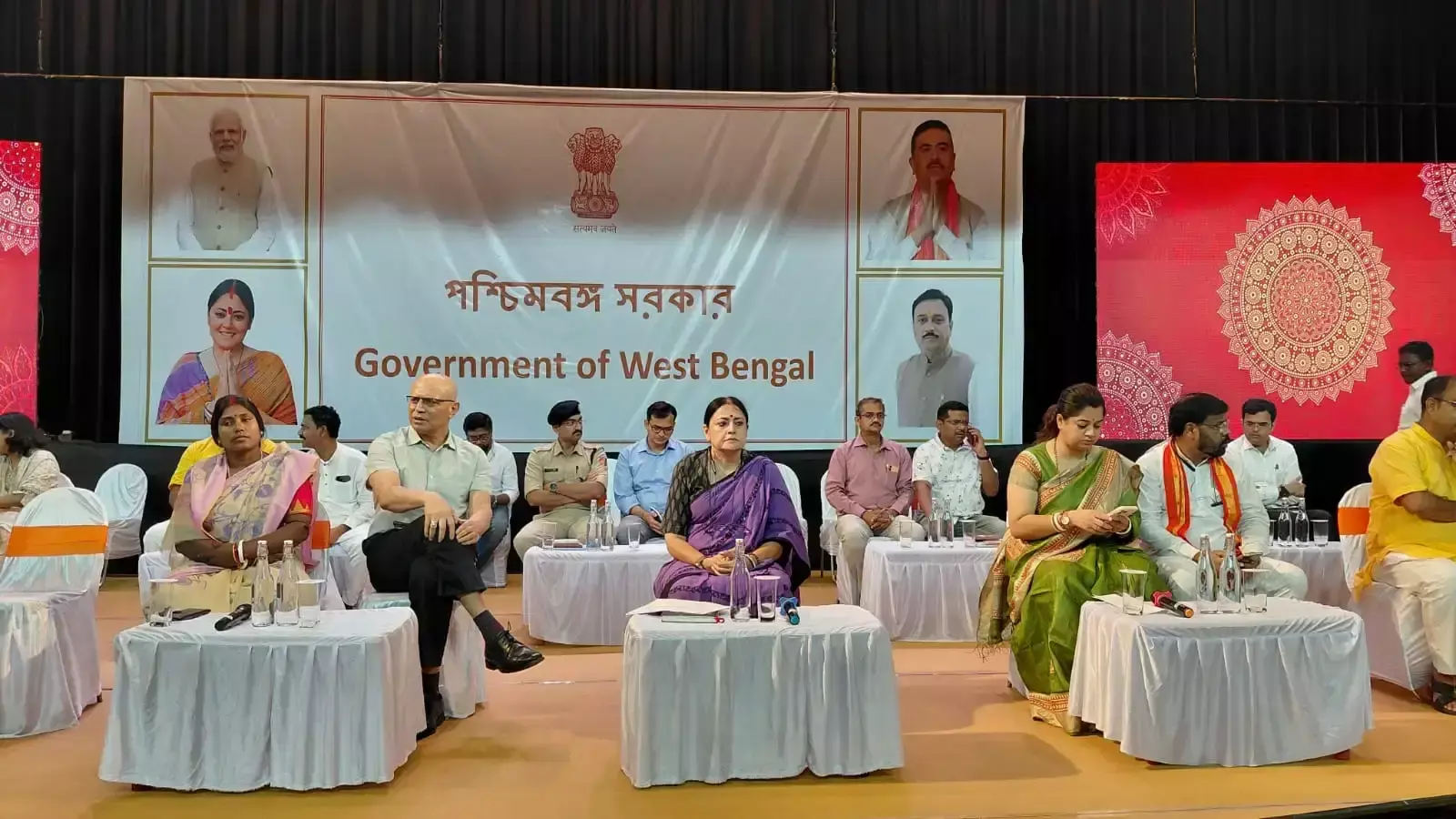 West Burdwan: जलजमाव की समस्या पर दुर्गापुर में पांच जिलों के अधिकारियों की अहम बैठक West Burdwan: जलजमाव की समस्या पर दुर्गापुर में पांच जिलों के अधिकारियों की अहम बैठक