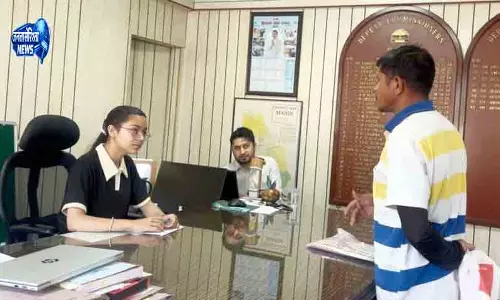 Mandi की टॉपर अलीशा बनीं एक दिन की डिप्टी कमिश्नर Mandi की टॉपर अलीशा बनीं एक दिन की डिप्टी कमिश्नर