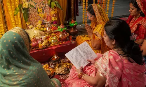 प्रद्युम्न चतुर्थी पर व्रत कथा का विशेष महत्व, घर में रहेगा सुख-समृद्धि का वास प्रद्युम्न चतुर्थी पर व्रत कथा का विशेष महत्व, घर में रहेगा सुख-समृद्धि का वास