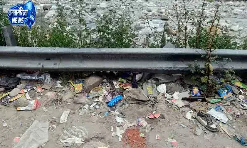 Dharamshala में कचरा और सड़क मुद्दों पर हाईकोर्ट की नजर Dharamshala में कचरा और सड़क मुद्दों पर हाईकोर्ट की नजर