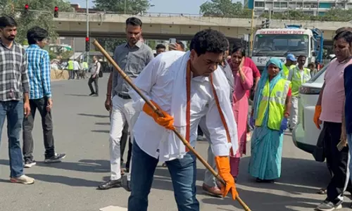 मोदी सरकार के 12 वर्ष पूरे होने पर दिल्ली में मेगा स्वच्छता अभियान, मंत्री कपिल मिश्रा और भाजपा सांसदों ने संभाली कमान मोदी सरकार के 12 वर्ष पूरे होने पर दिल्ली में मेगा स्वच्छता अभियान, मंत्री कपिल मिश्रा और भाजपा सांसदों ने संभाली कमान