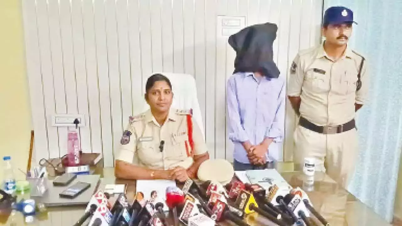 पुलिस द्वारा बार-बार अपराध करने वाले व्यक्ति को पकड़े जाने के बाद नशीली दवाओं के खिलाफ अभियान तेज हो गया