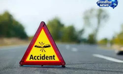 धनबाद: सड़क हादसे में पिता-बेटी गंभीर घायल धनबाद: सड़क हादसे में पिता-बेटी गंभीर घायल