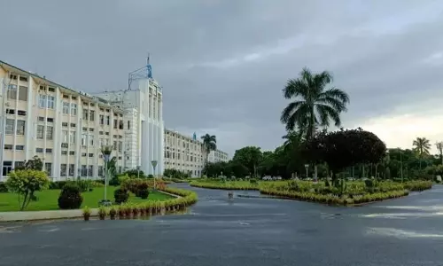 Odisha : स्कूली पाठ्यपुस्तकों की गलतियों पर जांच के आदेश Odisha : स्कूली पाठ्यपुस्तकों की गलतियों पर जांच के आदेश