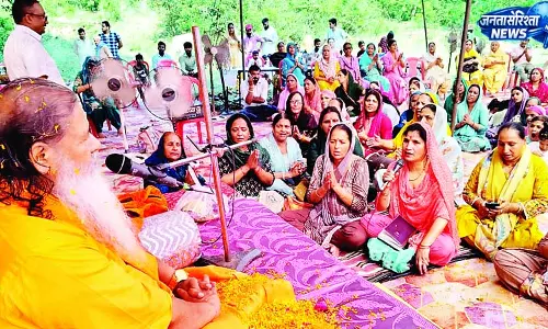 कुठेड़ा-खैरला में गूंजे बाबा बाल जी के प्रवचन कुठेड़ा-खैरला में गूंजे बाबा बाल जी के प्रवचन