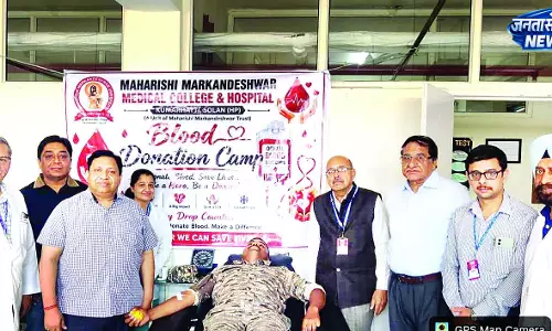 विश्व रक्तदान दिवस पर एमएम मेडिकल कालेज में लगा रक्तदान शिविर