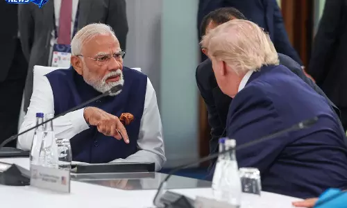 BIG BREAKING: डोनाल्ड ट्रंप से मिले प्रधानमंत्री नरेंद्र मोदी BIG BREAKING: डोनाल्ड ट्रंप से मिले प्रधानमंत्री नरेंद्र मोदी