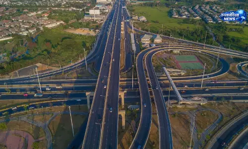 Greenfield Expressway: रूट परिवर्तन को लेकर बढ़ा विवाद, जन सुराज का विरोध Greenfield Expressway: रूट परिवर्तन को लेकर बढ़ा विवाद, जन सुराज का विरोध