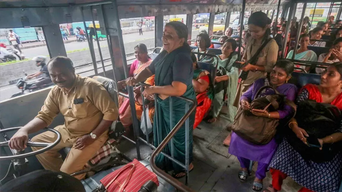 Priyadarshini launch: KSRTC ने पहले दिन ₹2.10 करोड़ की फ़्री राइड्स दर्ज कीं Priyadarshini launch: KSRTC ने पहले दिन ₹2.10 करोड़ की फ़्री राइड्स दर्ज कीं