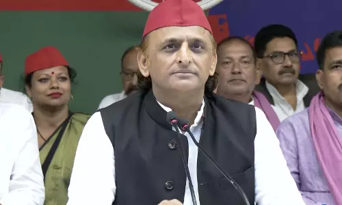 Akhilesh Yadav का तंज, ओपी राजभर के दावों पर साधा निशाना Akhilesh Yadav का तंज, ओपी राजभर के दावों पर साधा निशाना