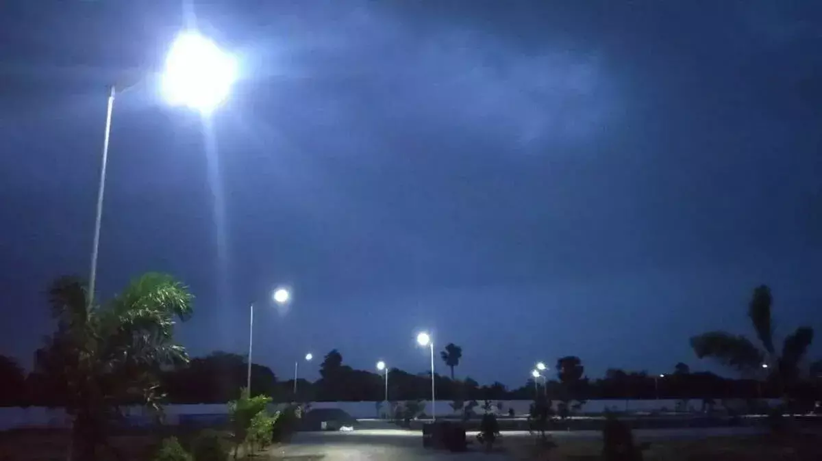 KSEB ने राज्य में फिर से शाम 6 बजे से आधी रात तक बिजली कटौती लागू की KSEB ने राज्य में फिर से शाम 6 बजे से आधी रात तक बिजली कटौती लागू की