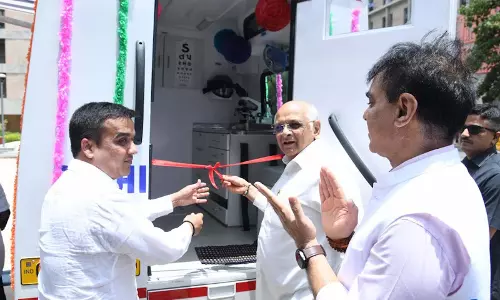 गुजरात के CM ने आदिवासी इलाकों के लिए 51 टू-व्हीलर मोबाइल हेल्थ यूनिट्स को हरी झंडी दिखाई गुजरात के CM ने आदिवासी इलाकों के लिए 51 टू-व्हीलर मोबाइल हेल्थ यूनिट्स को हरी झंडी दिखाई
