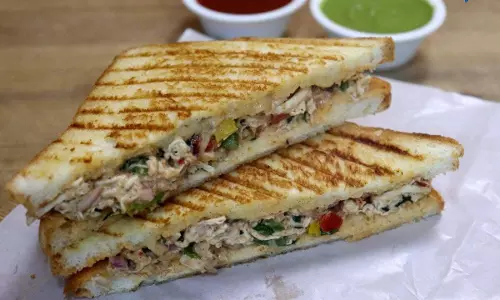 Sandwich बनाने की आसान रेसिपी, घर पर ऐसे बनाएं स्वादिष्ट और हेल्दी नाश्ता Sandwich बनाने की आसान रेसिपी, घर पर ऐसे बनाएं स्वादिष्ट और हेल्दी नाश्ता