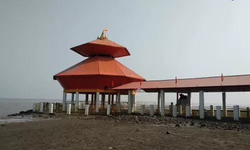 इस मंदिर का चौंकाने वाला रहस्य, महीनों बंद हो जाती है राह इस मंदिर का चौंकाने वाला रहस्य, महीनों बंद हो जाती है राह