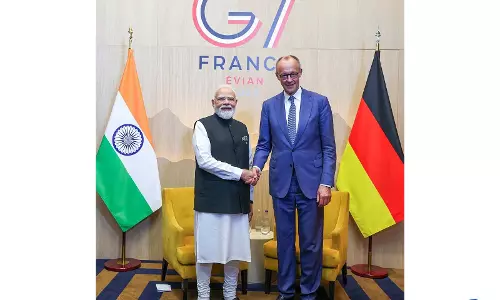 G7 समिट: PM मोदी और जर्मन चांसलर मर्ज़ ने द्विपक्षीय संबंधों में हुई प्रगति की समीक्षा की G7 समिट: PM मोदी और जर्मन चांसलर मर्ज़ ने द्विपक्षीय संबंधों में हुई प्रगति की समीक्षा की