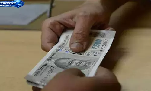 रिश्वत लेते रंगे हाथ पकड़ा गया Electricity विभाग का बाबू रिश्वत लेते रंगे हाथ पकड़ा गया Electricity विभाग का बाबू