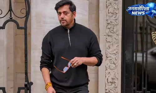 Actor Ravi Kishan: सांसद के नाम पर सिफारिश करने का मामला उजागर Actor Ravi Kishan: सांसद के नाम पर सिफारिश करने का मामला उजागर