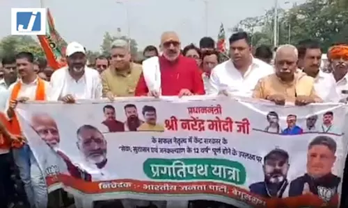 छात्रों को भड़काने की कोशिश कर रहे राहुल गांधी: गिरिराज सिंह