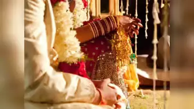 19 साल के युवक की शादी प्रशासन ने रुकवाई, बंट गए थे शादी कार्ड