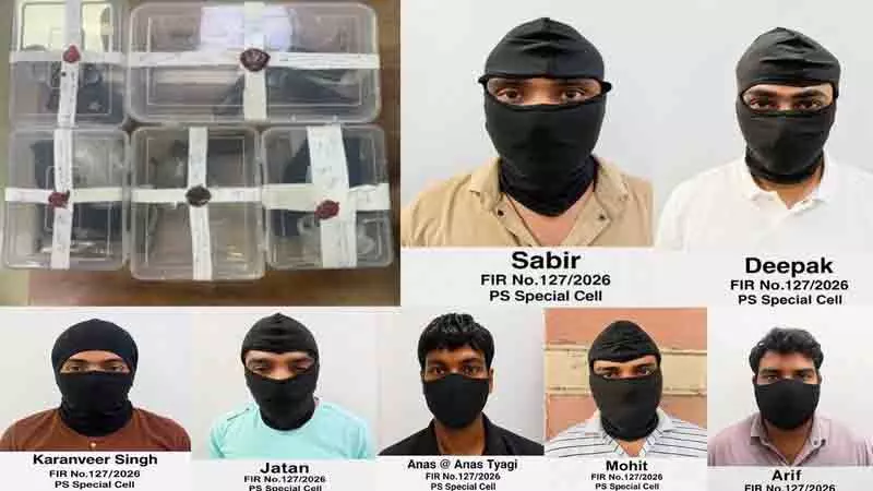 Delhi हथियारों के साथ 7 लोग गिरफ्तार, बड़ी साजिश नाकाम Delhi हथियारों के साथ 7 लोग गिरफ्तार, बड़ी साजिश नाकाम