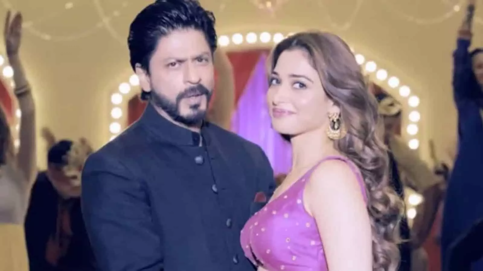 Video: तमन्ना भाटिया ने किया शाहरुख खान से जुड़ी खास बातचीत का खुलासा Video: तमन्ना भाटिया ने किया शाहरुख खान से जुड़ी खास बातचीत का खुलासा