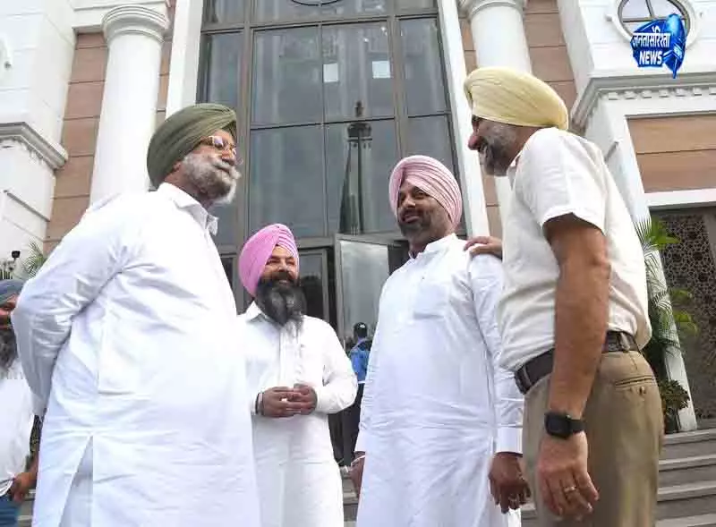 कांग्रेस पर्यवेक्षकों ने Delhi में पंजाब नेताओं से मुलाकात की कांग्रेस पर्यवेक्षकों ने Delhi में पंजाब नेताओं से मुलाकात की