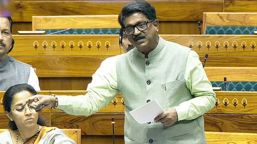 Shiv Sena (UBT) ने लोकसभा स्पीकर ओम बिरला को याचिका सौंपी; पार्टी में फूट की अटकलें Shiv Sena (UBT) ने लोकसभा स्पीकर ओम बिरला को याचिका सौंपी; पार्टी में फूट की अटकलें