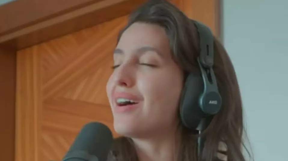 Nora Fatehi ने FIFA सॉन्ग ‘SIR SIR’ के बनने की झलक शेयर की Nora Fatehi ने FIFA सॉन्ग ‘SIR SIR’ के बनने की झलक शेयर की