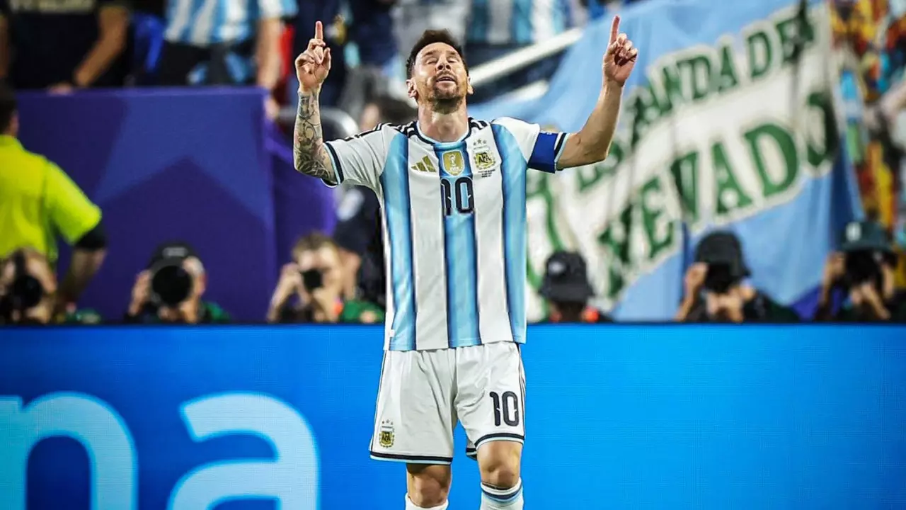FIFA WC: मेसी के नाम दर्ज वो ऐतिहासिक रिकॉर्ड, जिन्हें तोड़ना है नामुमकिन FIFA WC: मेसी के नाम दर्ज वो ऐतिहासिक रिकॉर्ड, जिन्हें तोड़ना है नामुमकिन